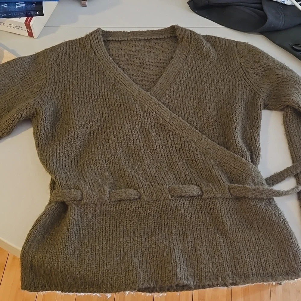 Yoga wrap sweater. - Picture 6 of 7